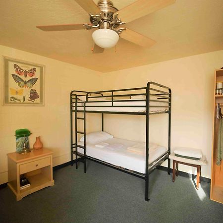 Ashland Commons Hostel Bagian luar foto