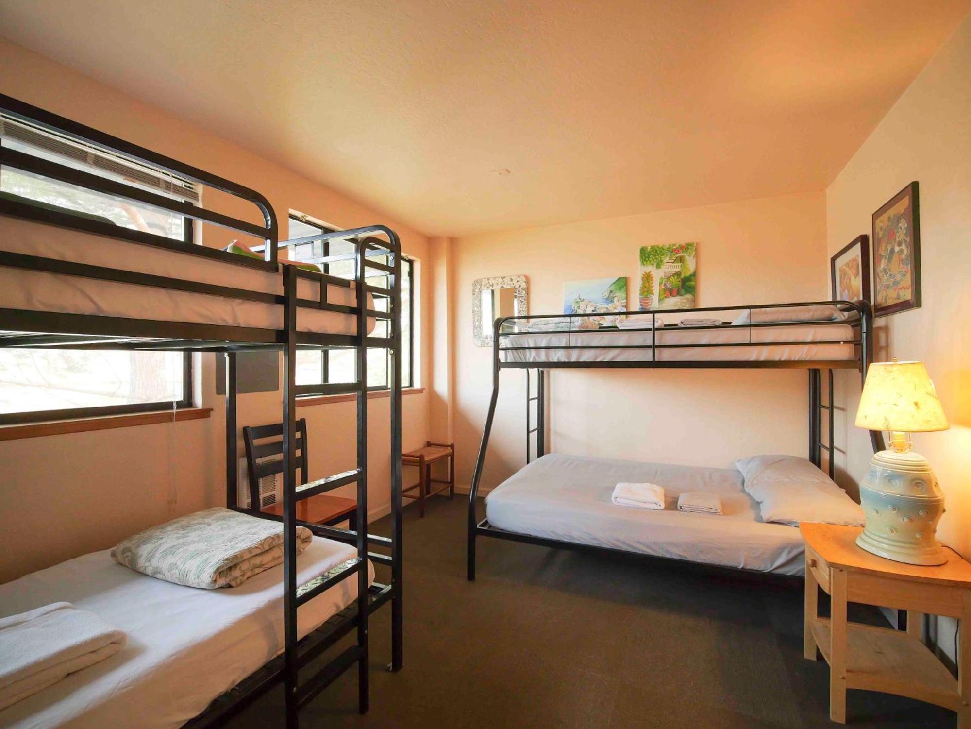 Ashland Commons Hostel Bagian luar foto