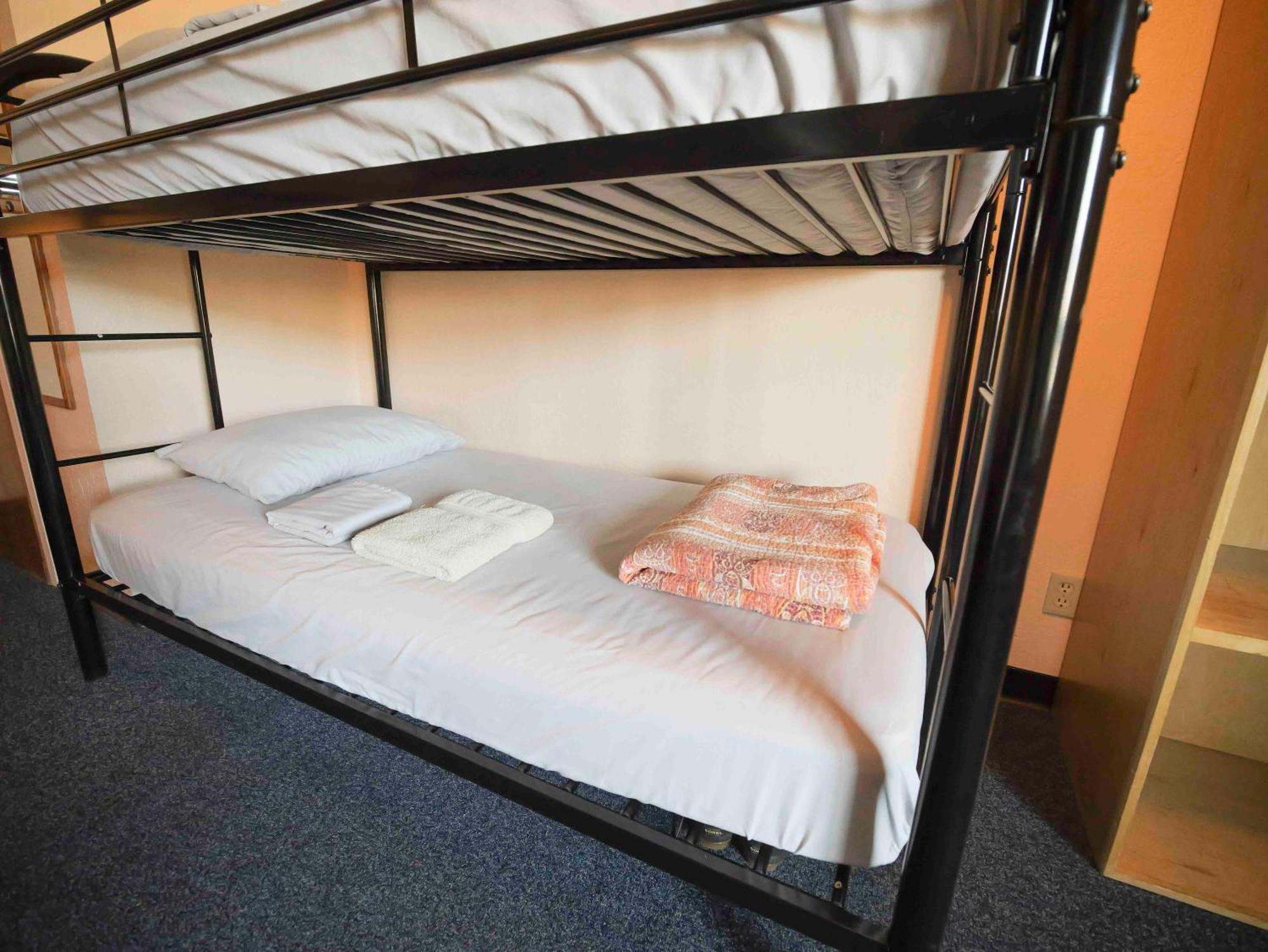 Ashland Commons Hostel Bagian luar foto