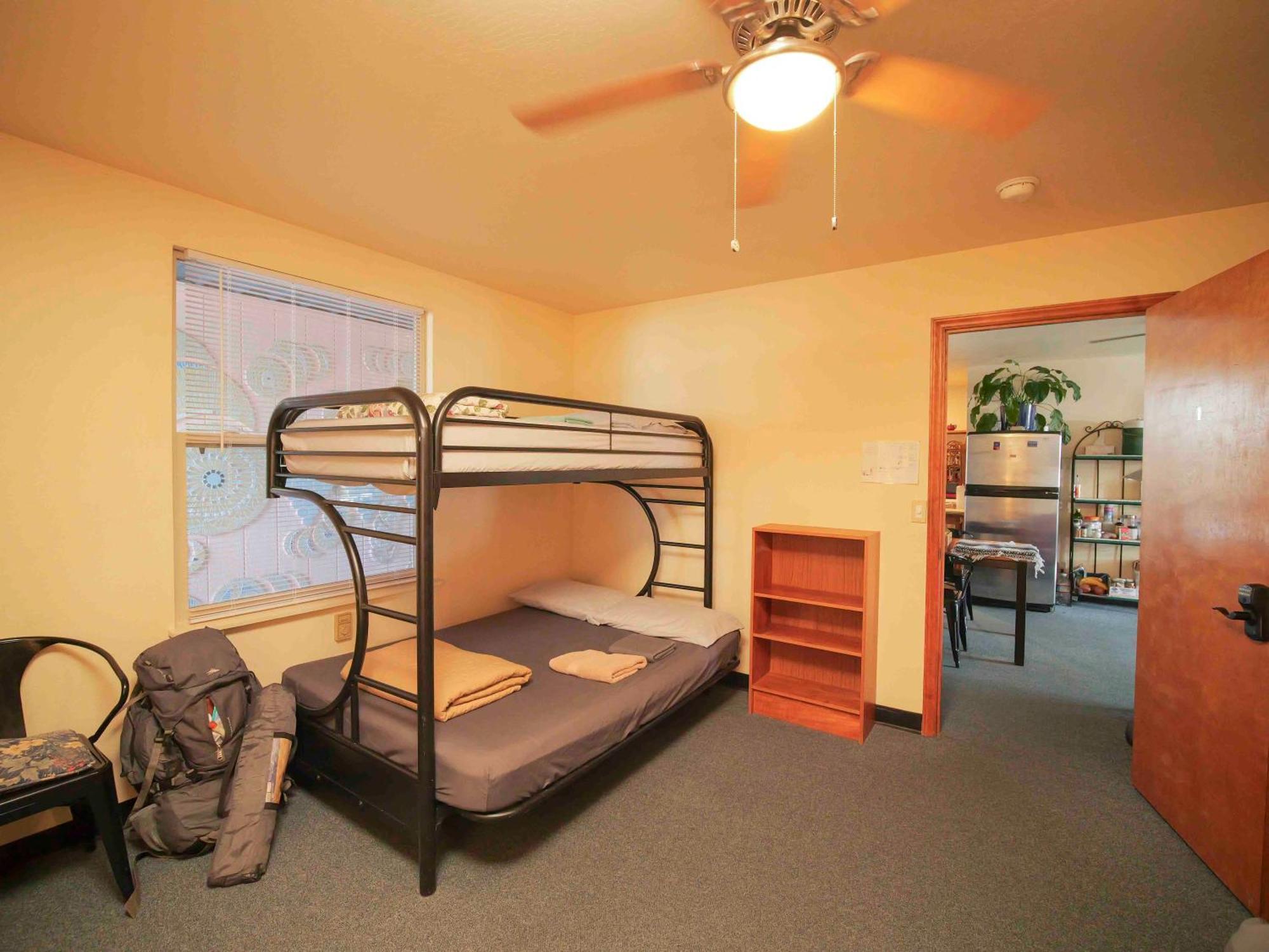 Ashland Commons Hostel Bagian luar foto