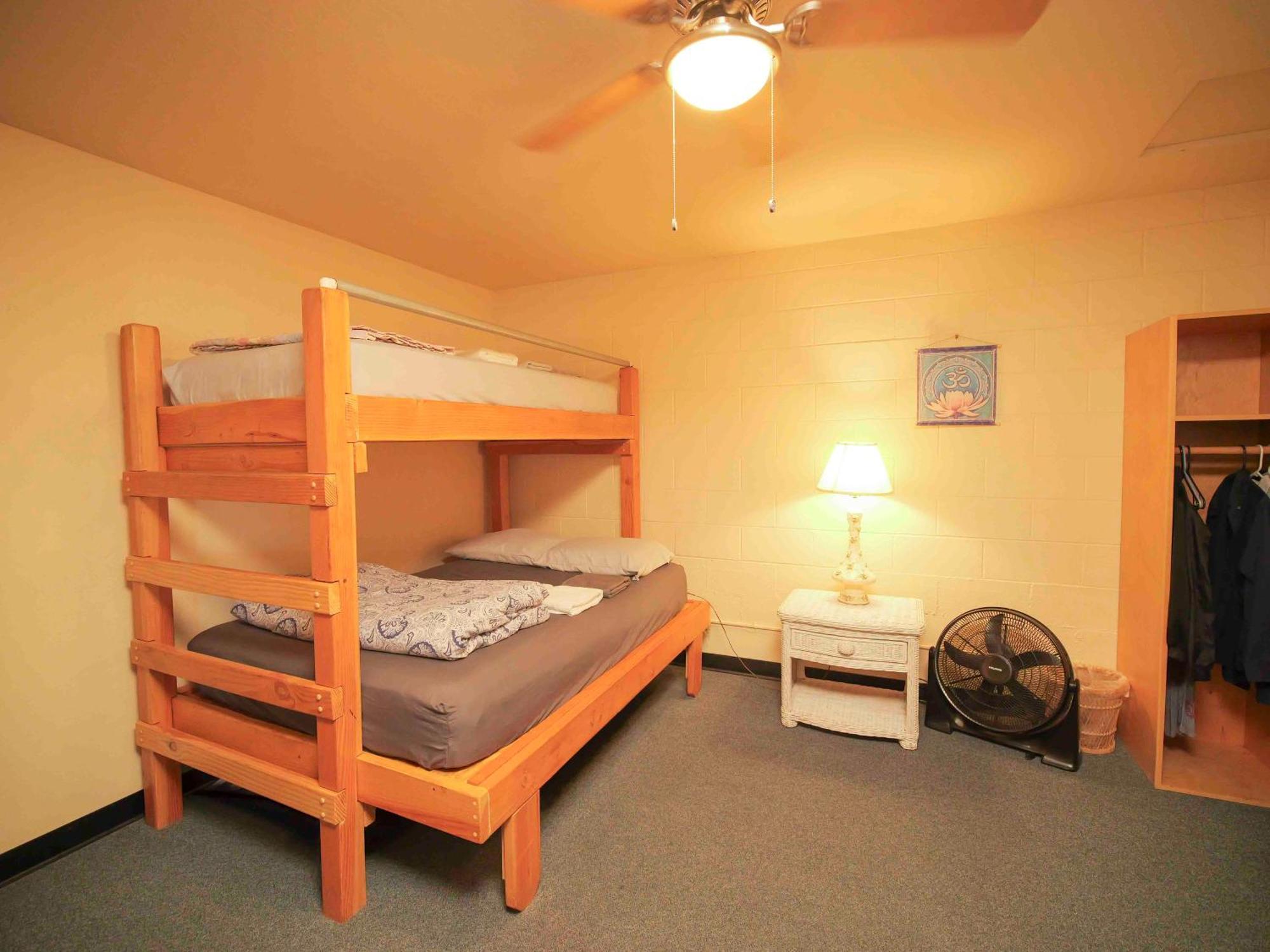 Ashland Commons Hostel Bagian luar foto