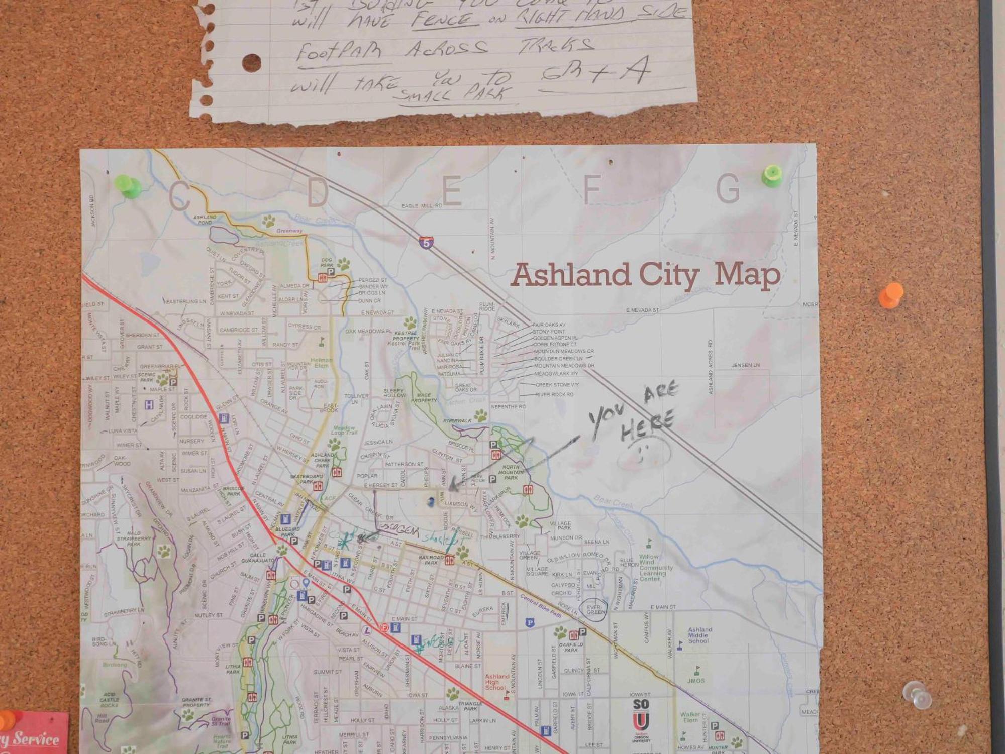 Ashland Commons Hostel Bagian luar foto