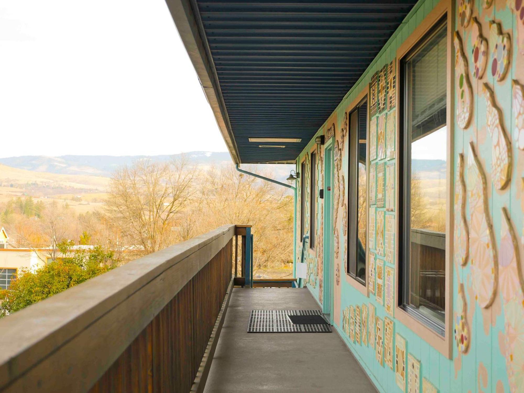 Ashland Commons Hostel Bagian luar foto