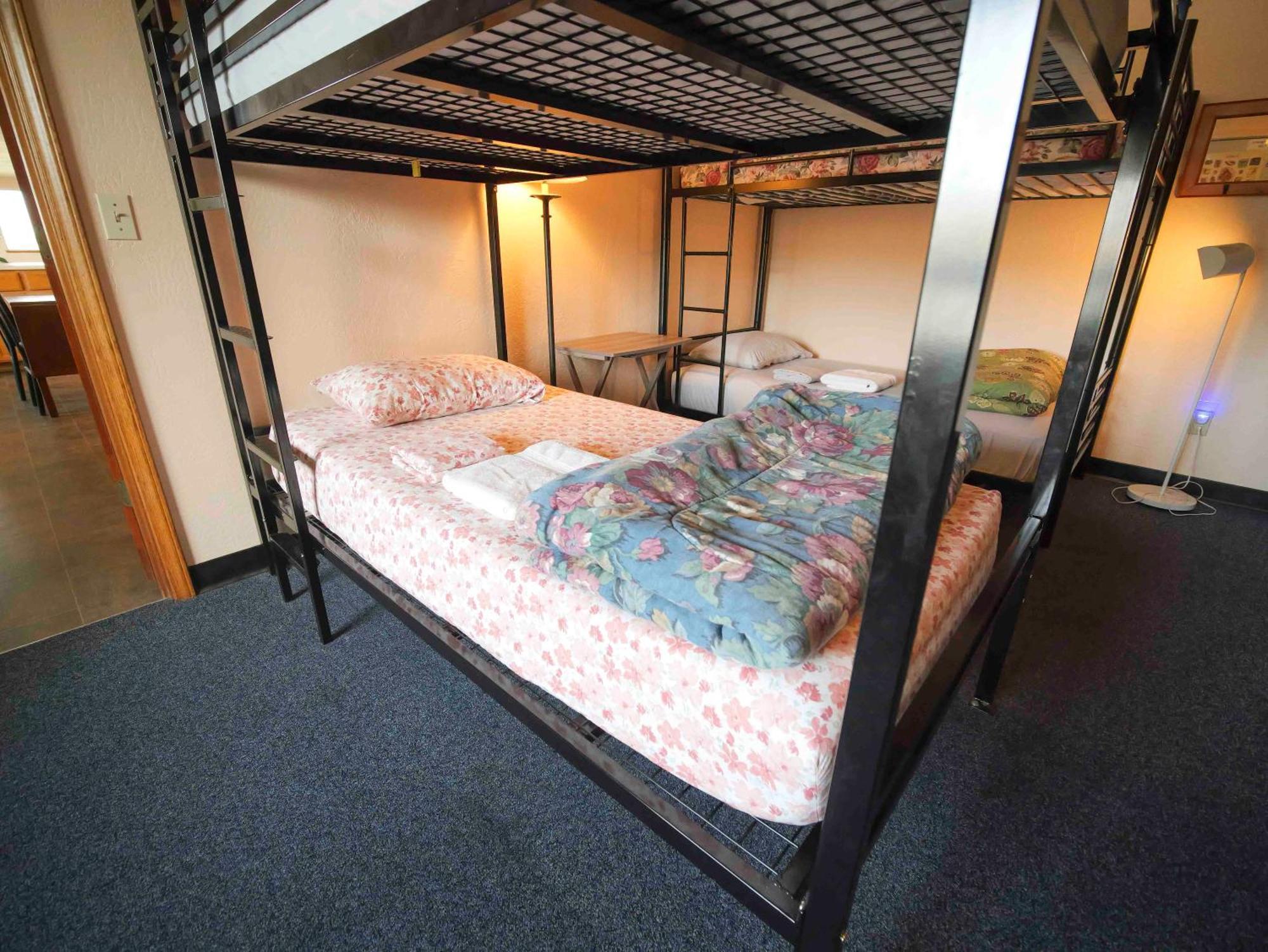 Ashland Commons Hostel Bagian luar foto