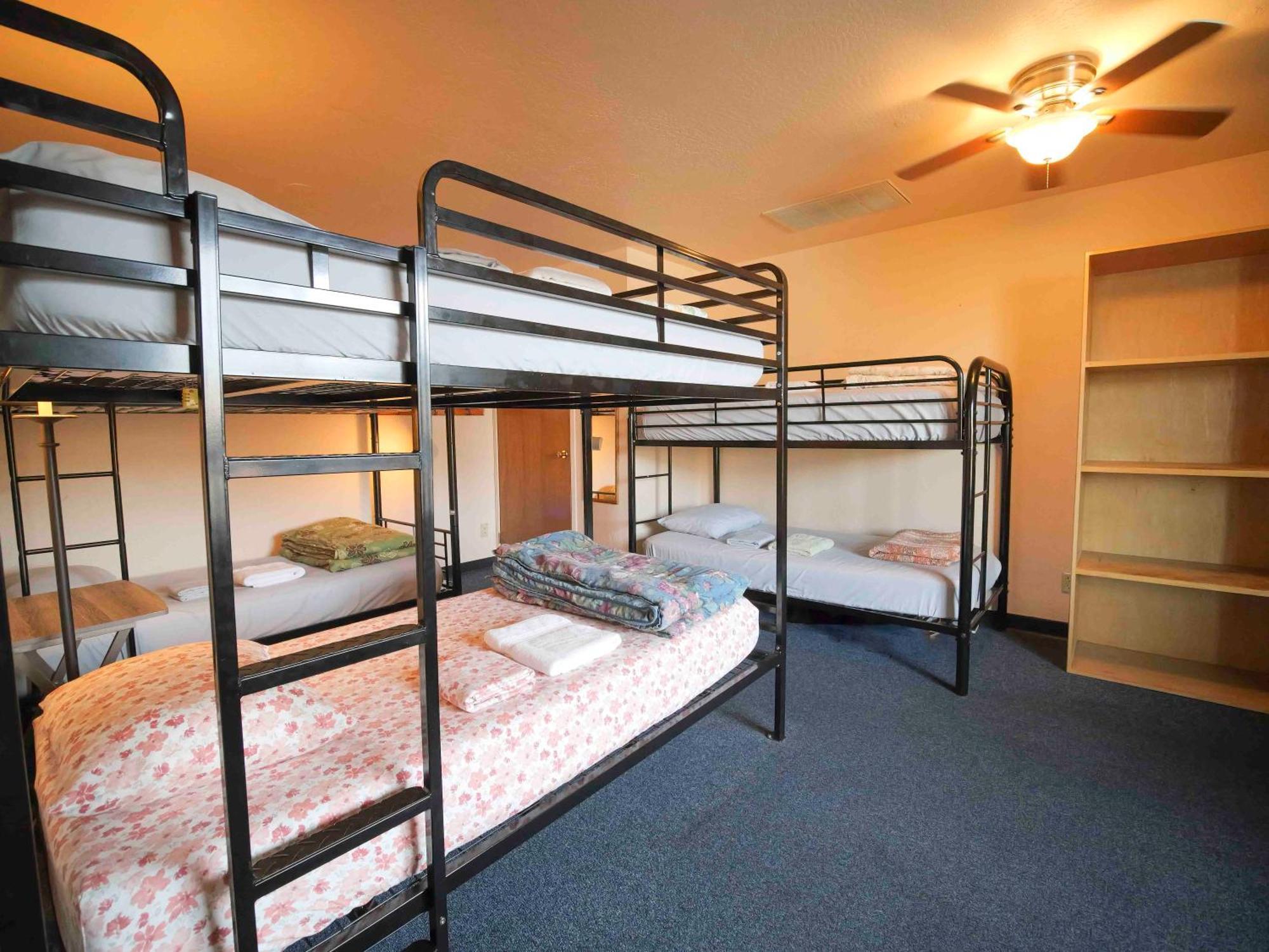 Ashland Commons Hostel Bagian luar foto