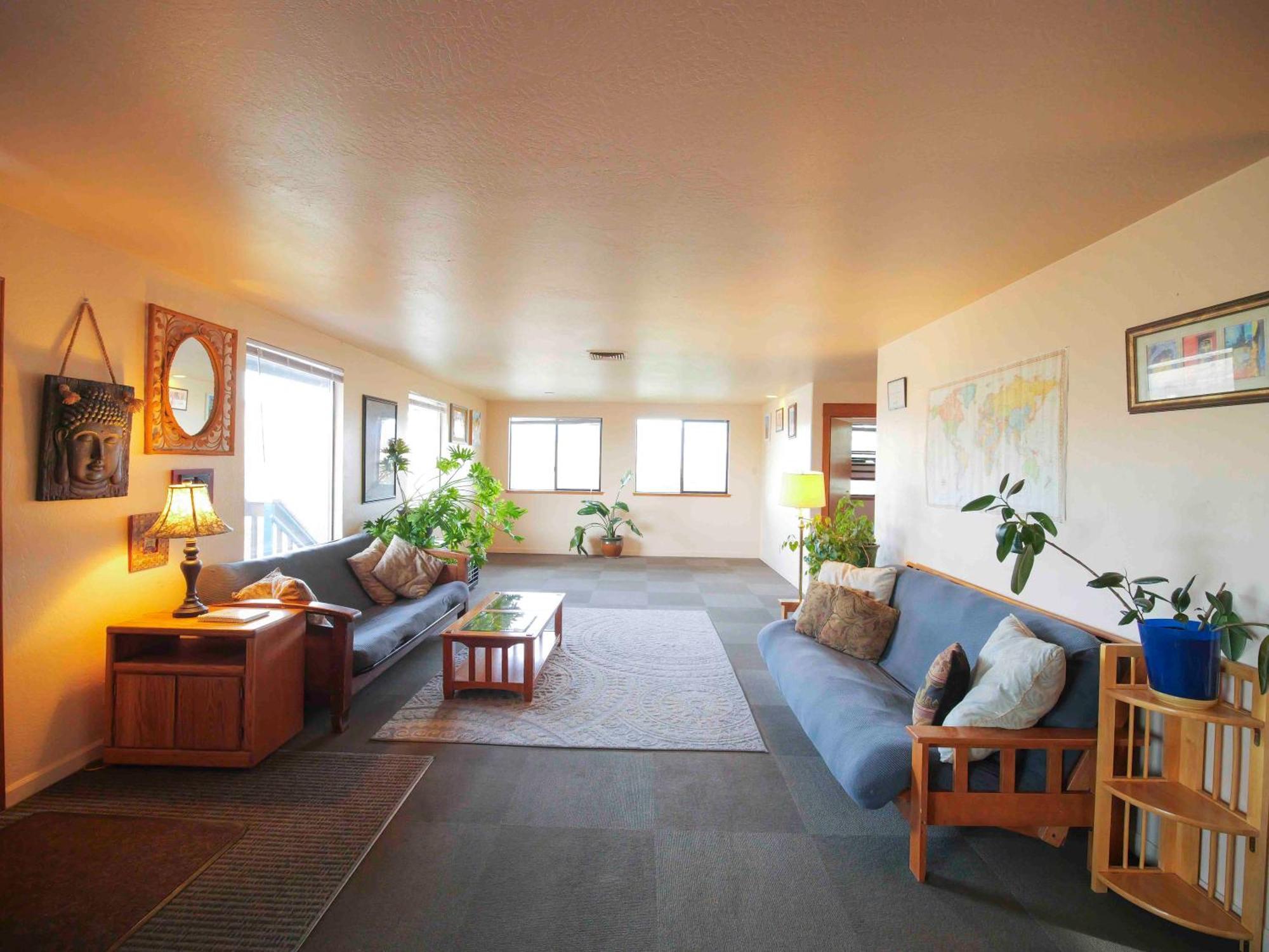 Ashland Commons Hostel Bagian luar foto