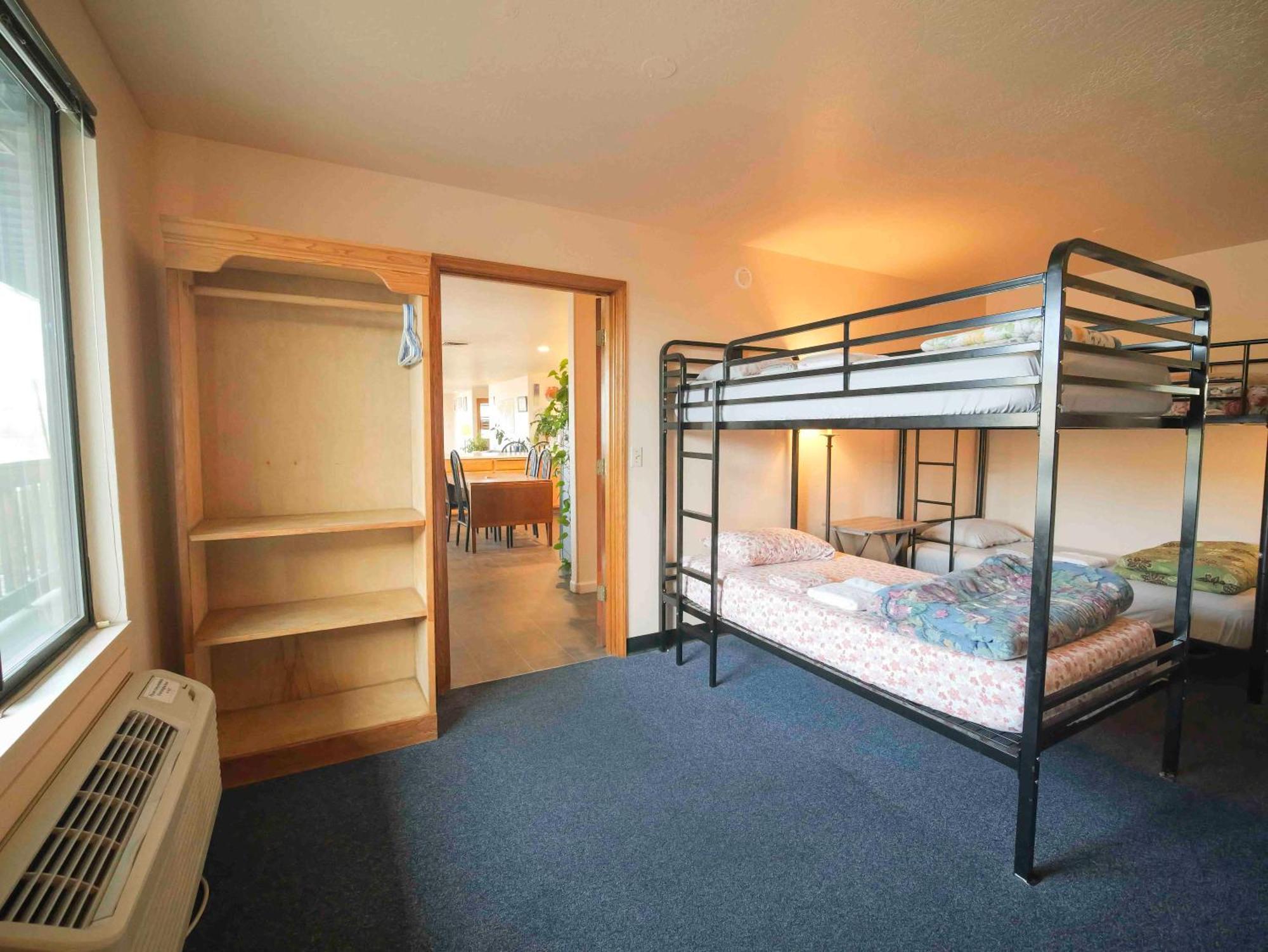 Ashland Commons Hostel Bagian luar foto