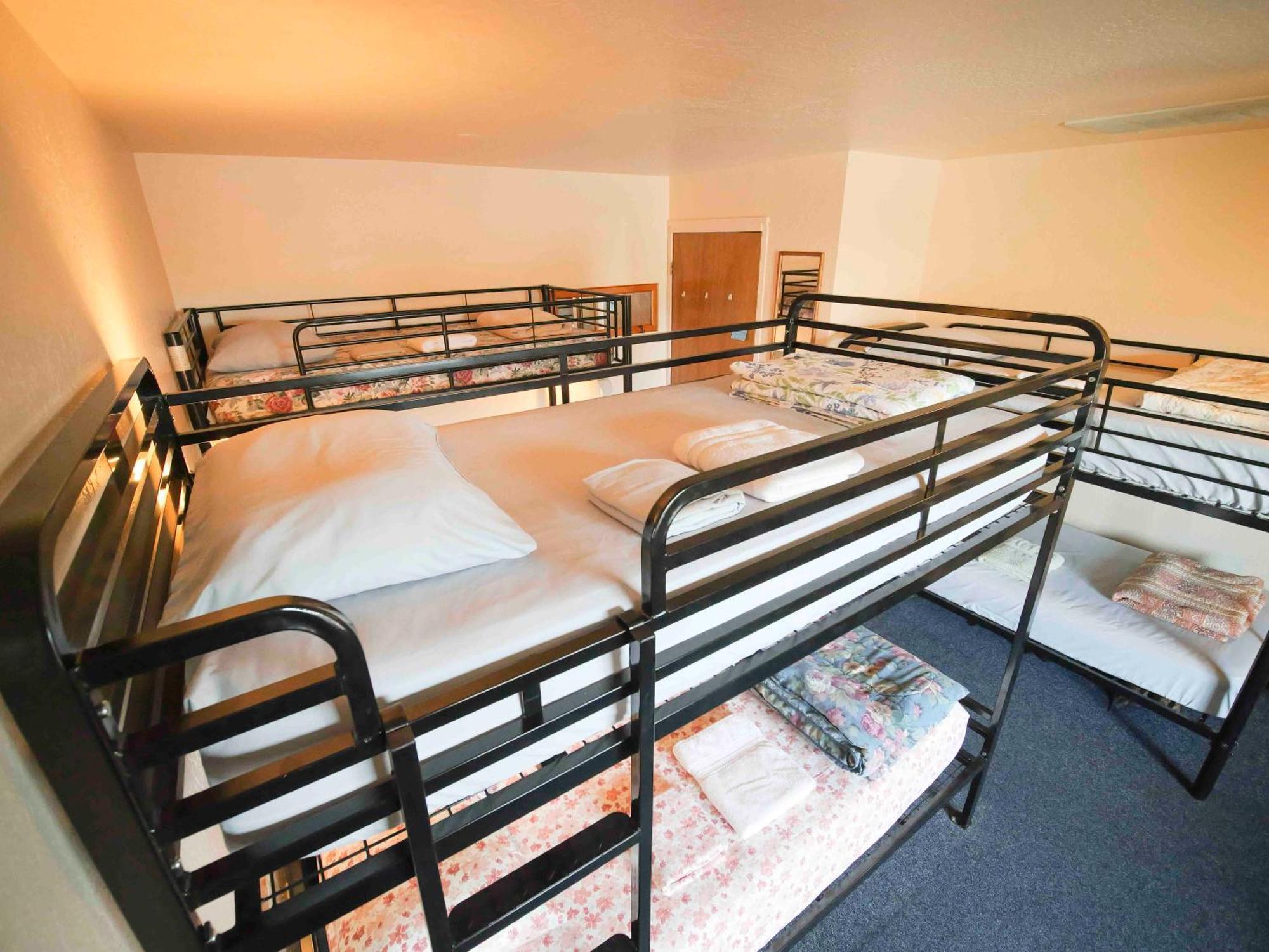 Ashland Commons Hostel Bagian luar foto