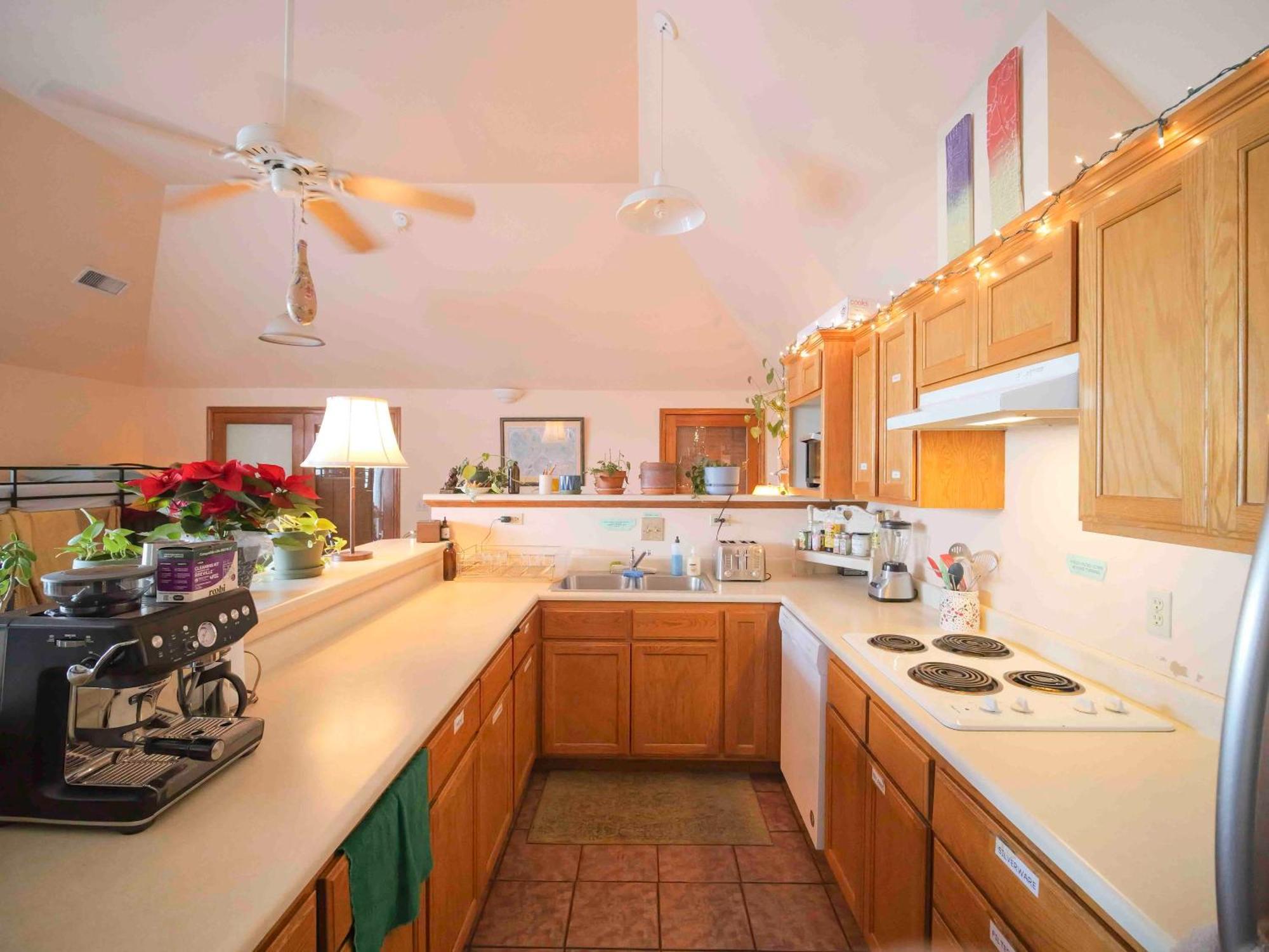 Ashland Commons Hostel Bagian luar foto