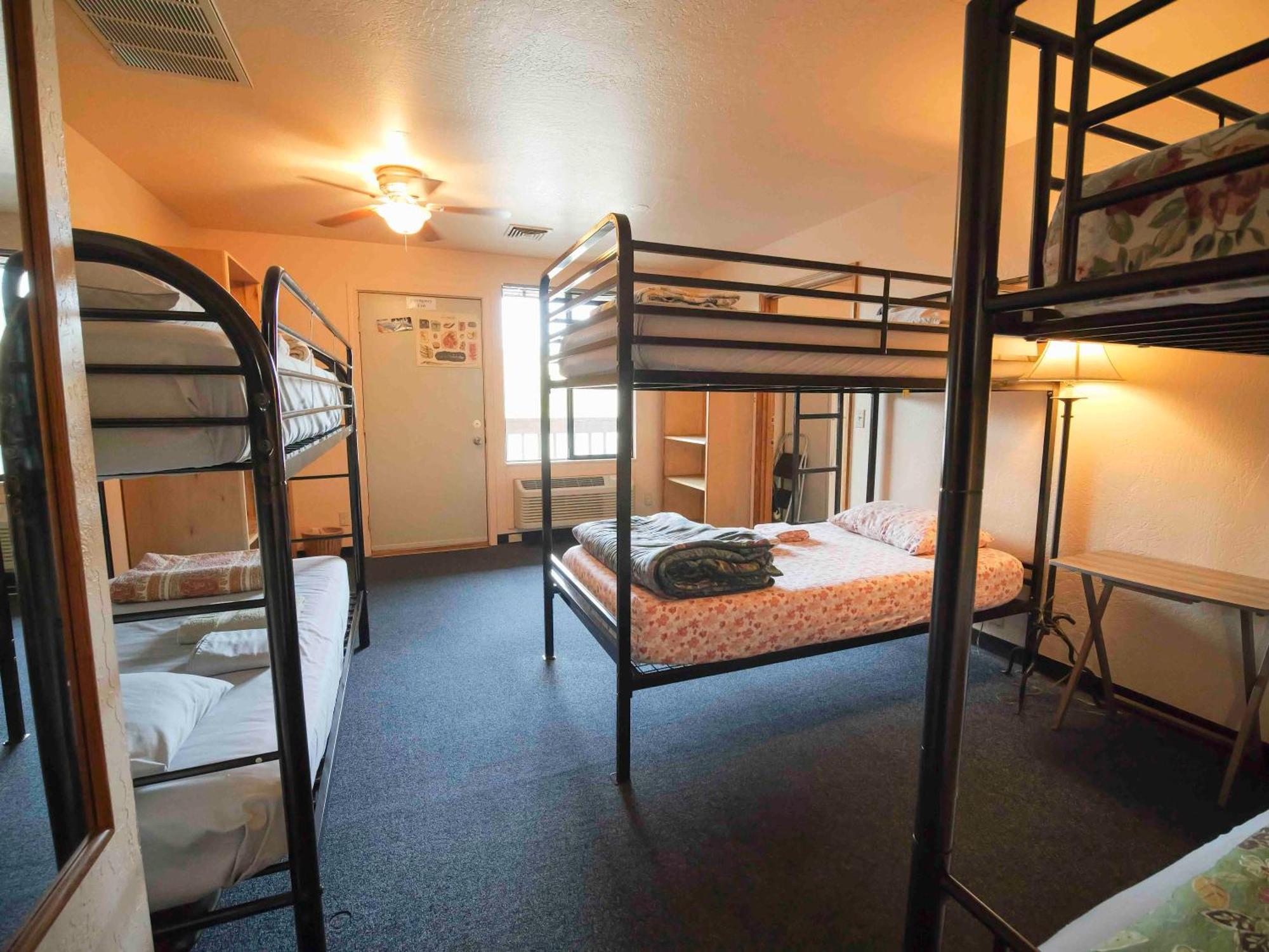 Ashland Commons Hostel Bagian luar foto
