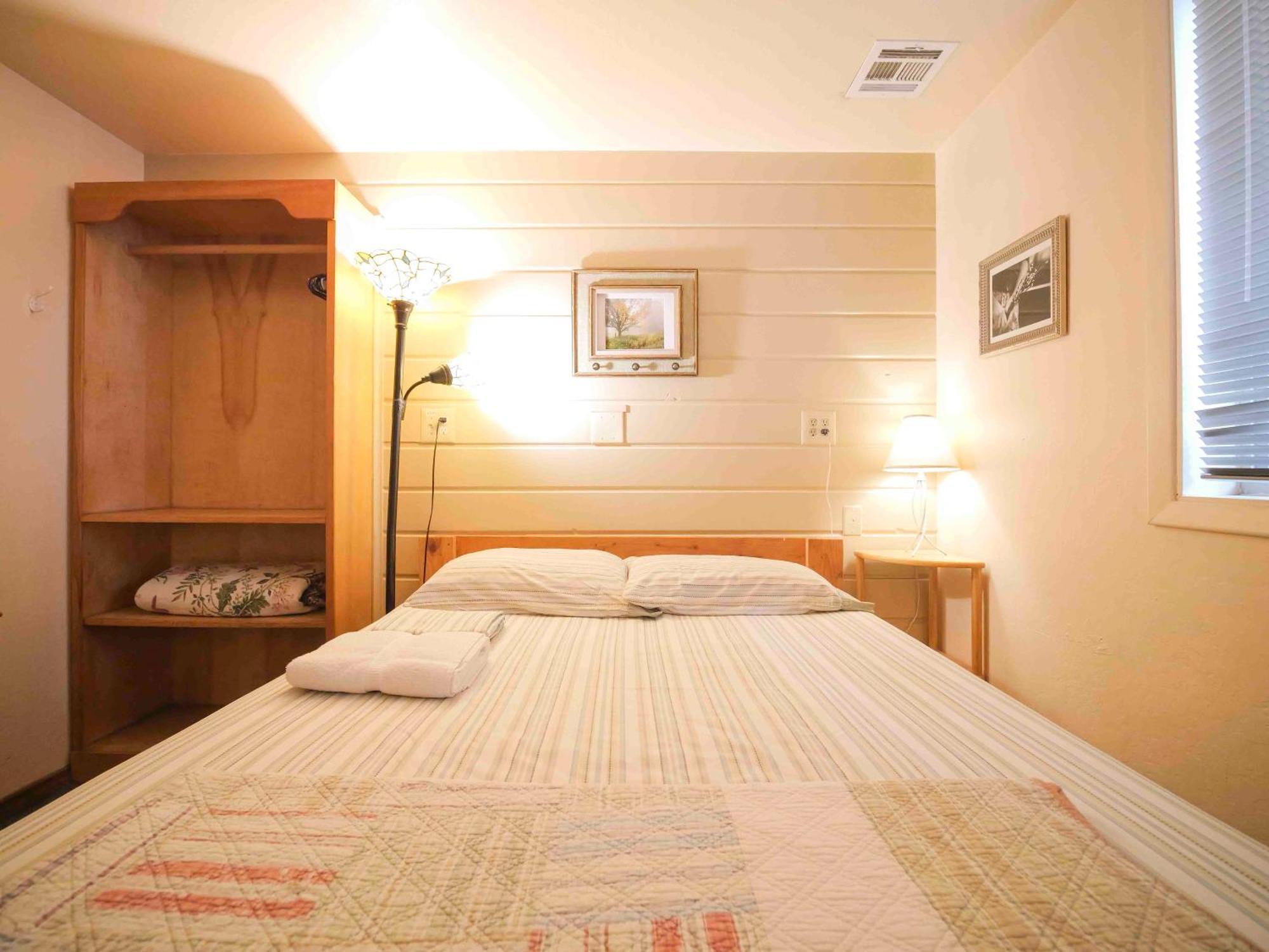 Ashland Commons Hostel Bagian luar foto