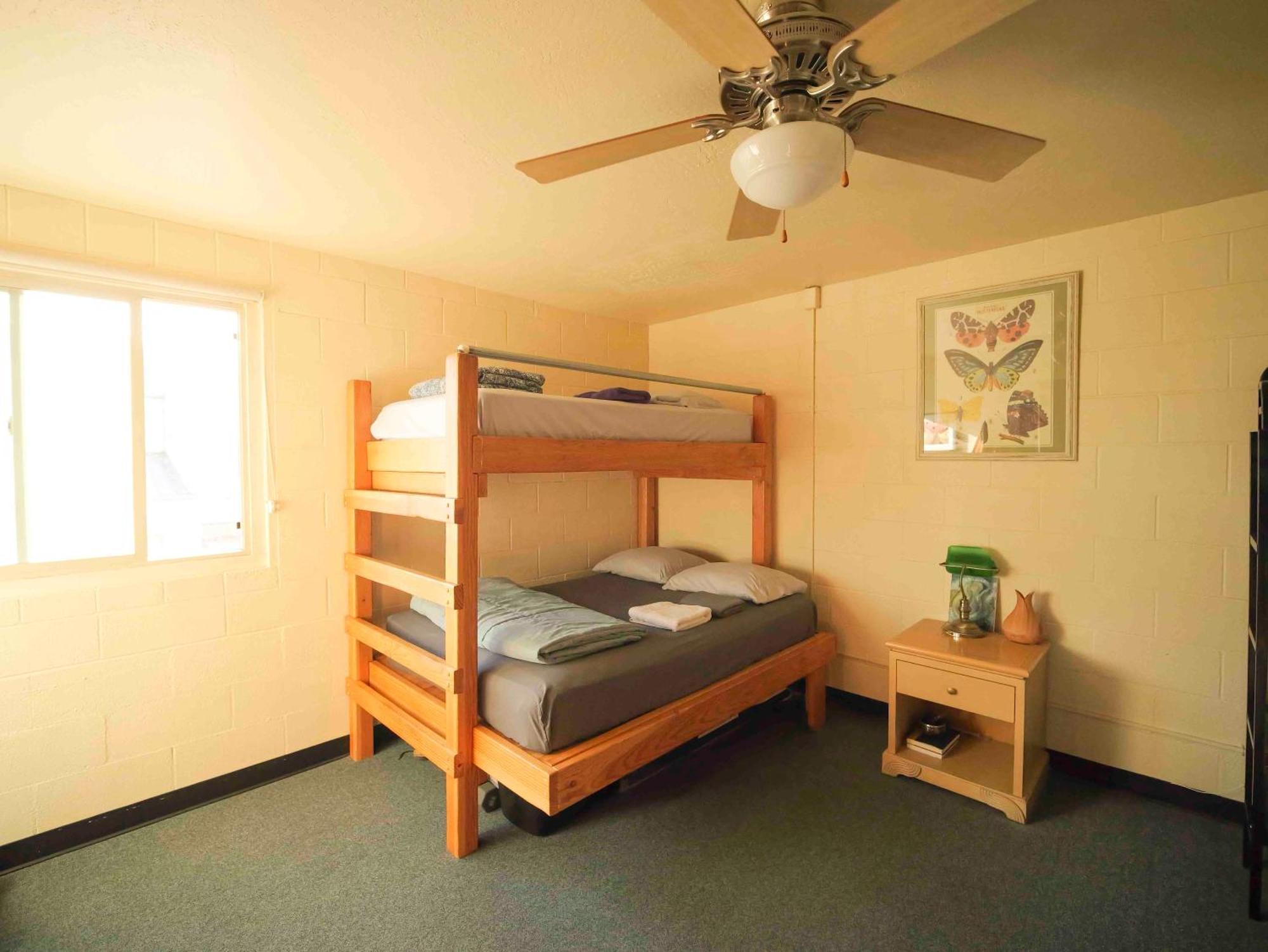 Ashland Commons Hostel Bagian luar foto
