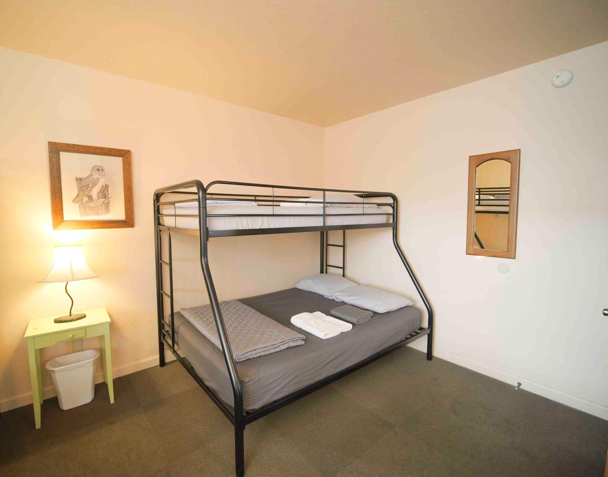 Ashland Commons Hostel Bagian luar foto