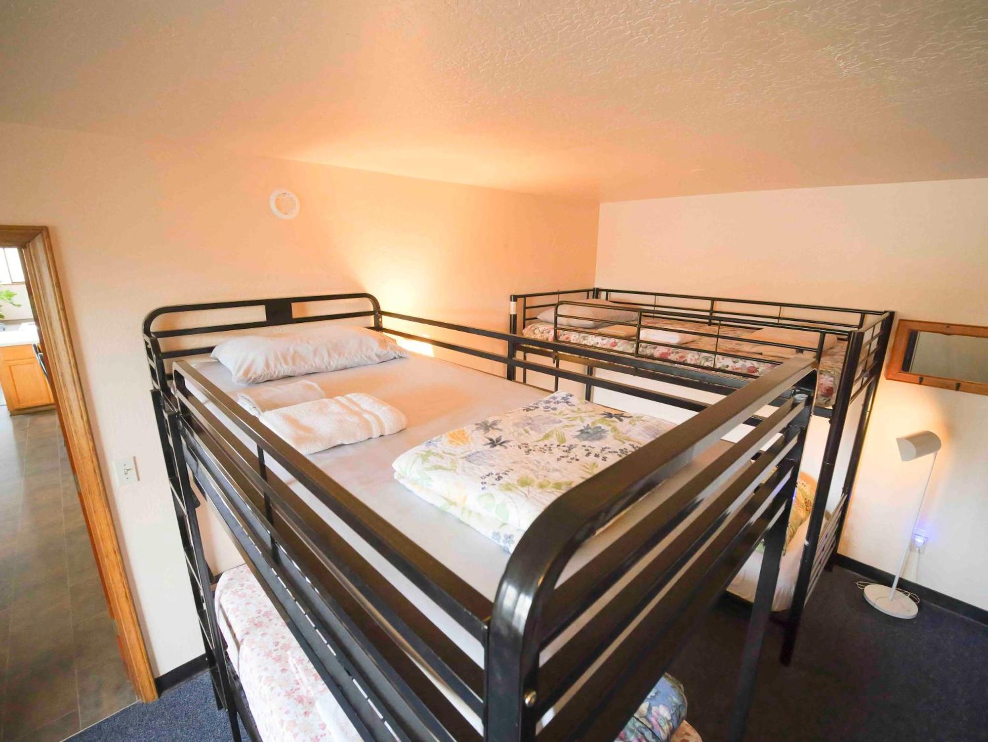 Ashland Commons Hostel Bagian luar foto