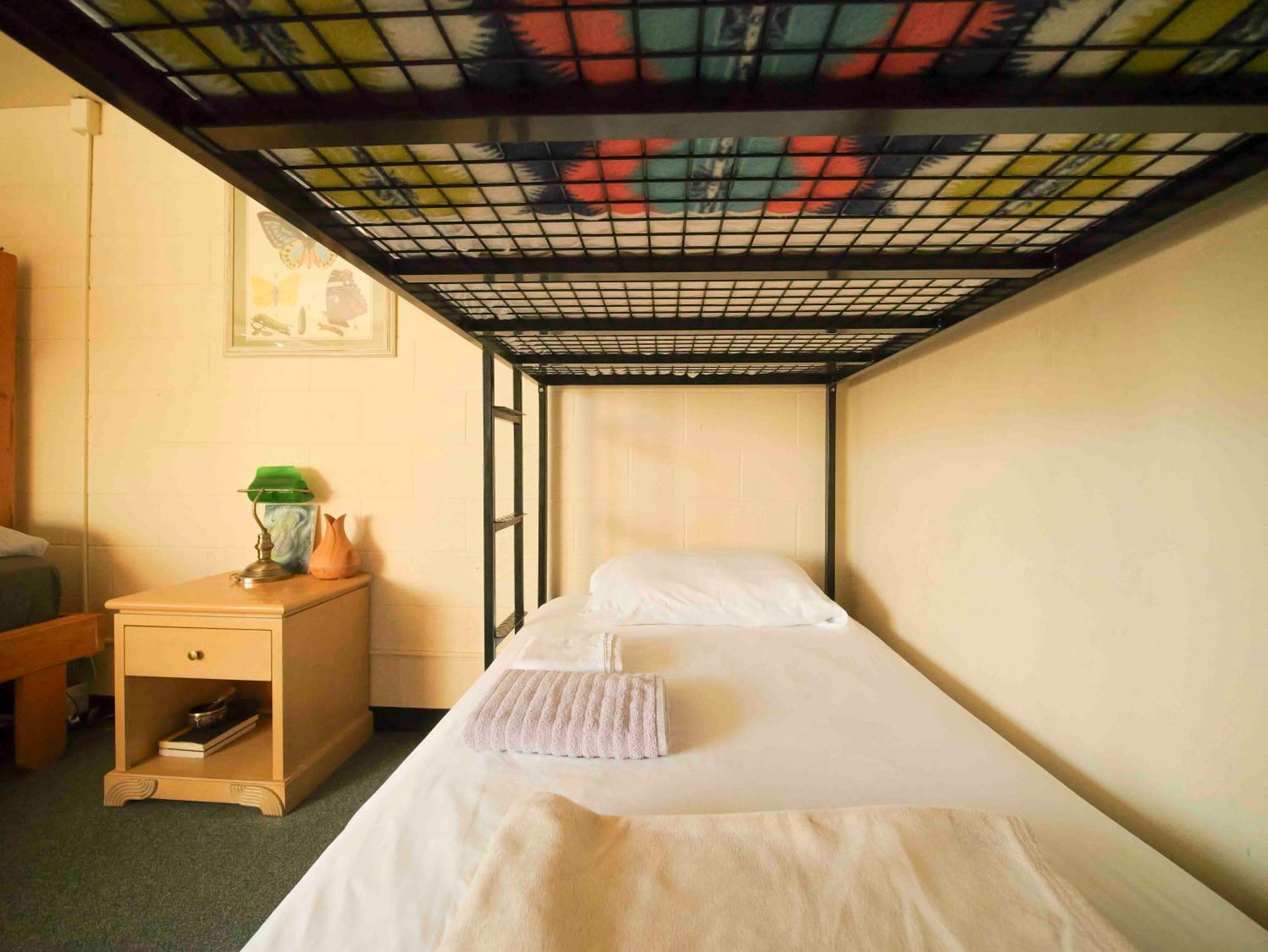 Ashland Commons Hostel Bagian luar foto