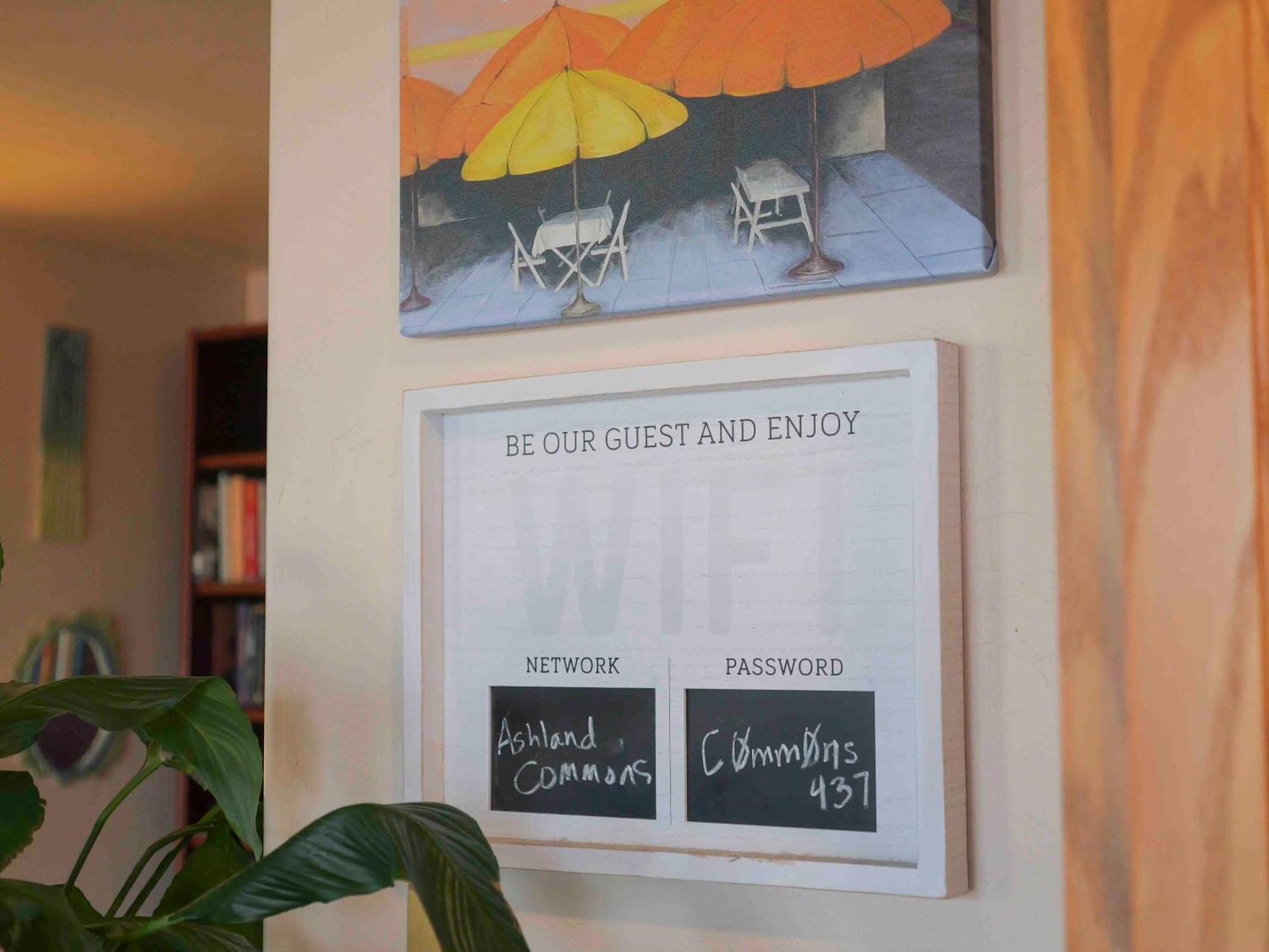 Ashland Commons Hostel Bagian luar foto